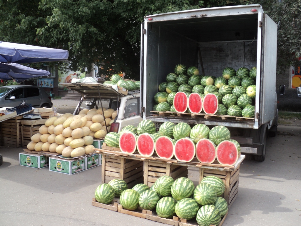 Рейды по продаже фруктов и овощей состоялись в Автозаводском районе - фото 1
