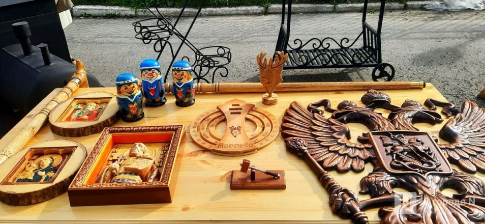 Танк-мангал и деревянные иконы: фоторепортаж с новой выставки от заключенных в Нижнем Новгороде - фото 74