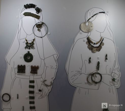 Монеты, украшения и боевые топоры: фоторепортаж с выставки археологических находок в Нижнем Новгороде - фото 16