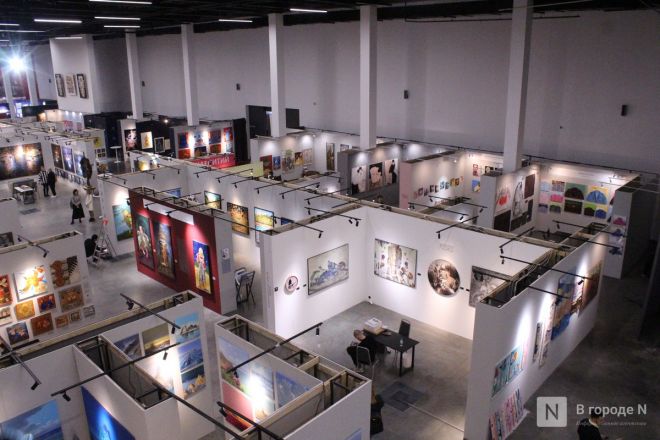 Фоторепортаж: выставка &laquo;АРТ МИР &mdash; 2026&raquo; открылась в Нижнем Новгороде - фото 98