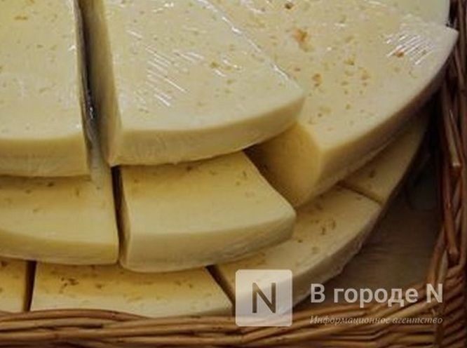 Сыр и молоко с аннулированными документами продавали в Нижегородской области - фото 1