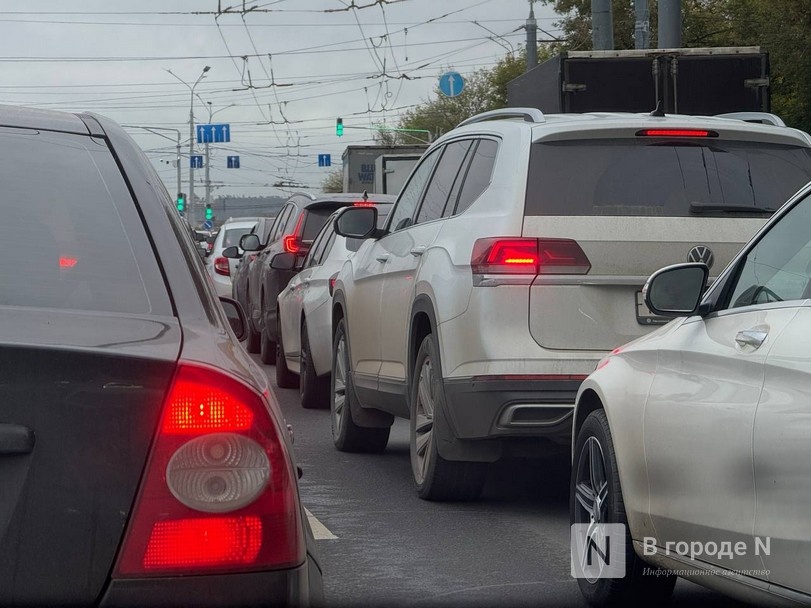 Огромная пробка сковала проспект Гагарина в Нижнем Новгороде из-за ДТП - фото 1