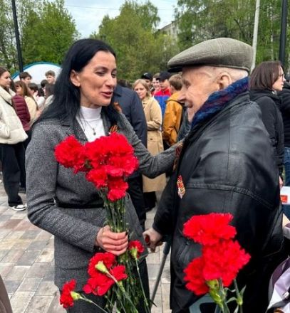 Нижегородский депутат Гриневич приняла участие в митинге в честь Дня Победы - фото 2