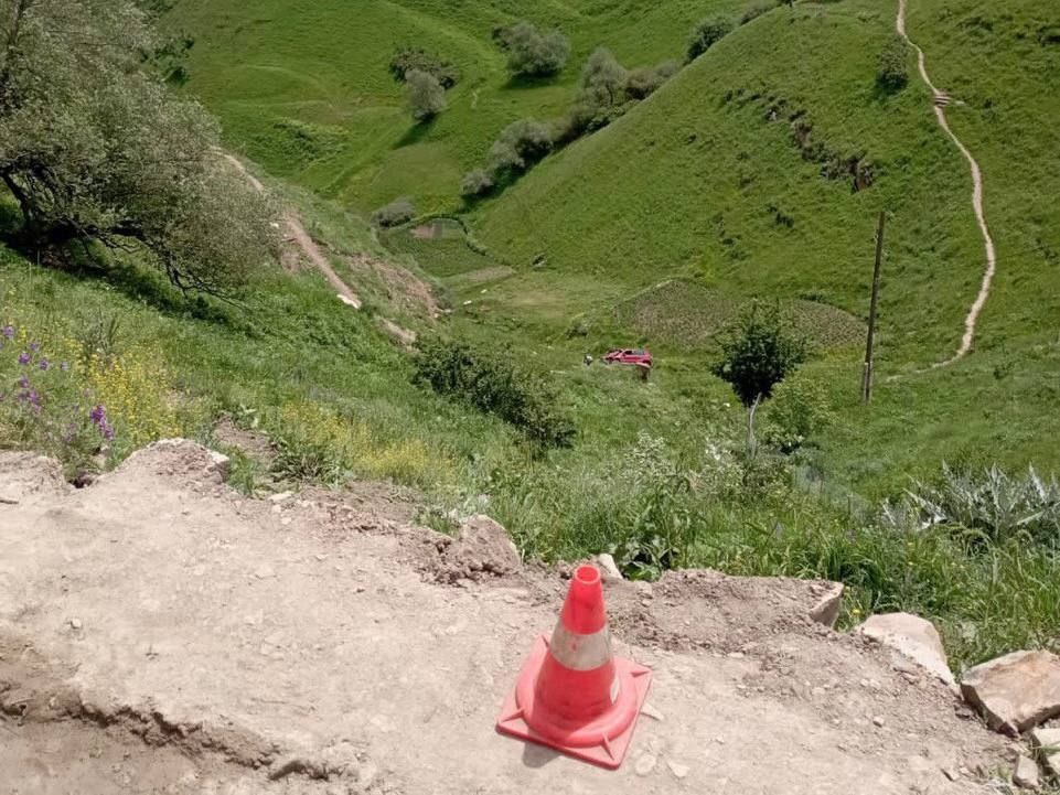 Нижегородка погибла при падении автомобиля в обрыв в Республике Дагестан - фото 1