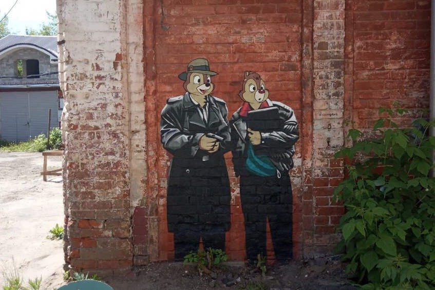 Чип и Дейл в &laquo;Жмурках&raquo;: необычные граффити появились на улицах Нижнего Новгорода - фото 2