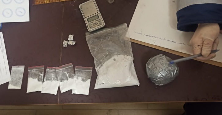 550 граммов наркотиков изъяли нижегородские полицейские у закладчика - фото 1