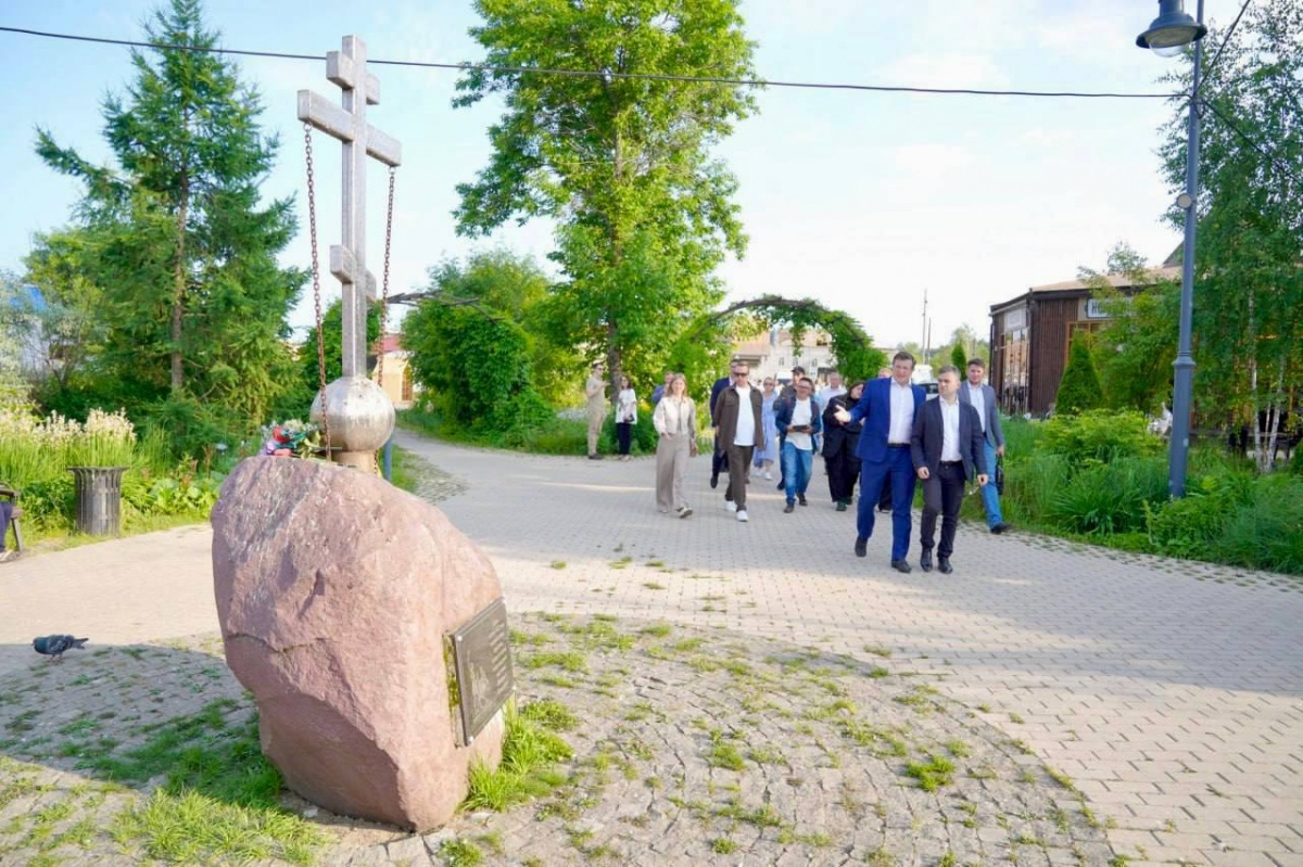 Никитин поздравил &laquo;младшего брата Нижнего Новгорода&raquo; с 800-летием - фото 2