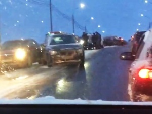 Три ДТП на одной переправе: аварии с участием большого количества автомобилей случились на Канавинском мосту