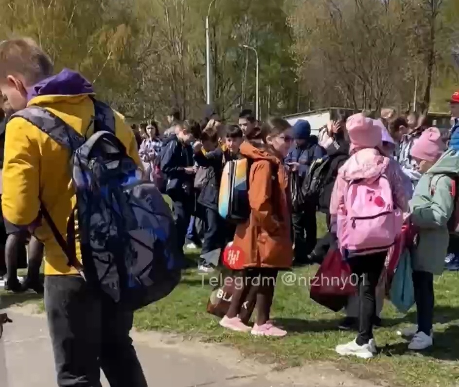 Соцсети: учеников эвакуировали из школы в Автозаводском районе - фото 1