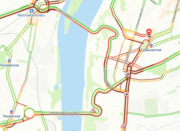 Нижегородцы застряли в адских пробках на мостах и у площади Лядова
