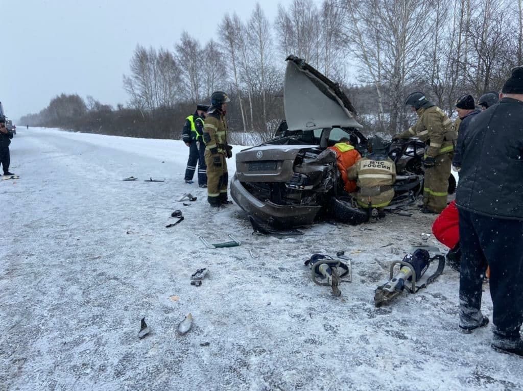 Двое человек погибли на трассе М-7 в Лысковском районе при попытке обгона
