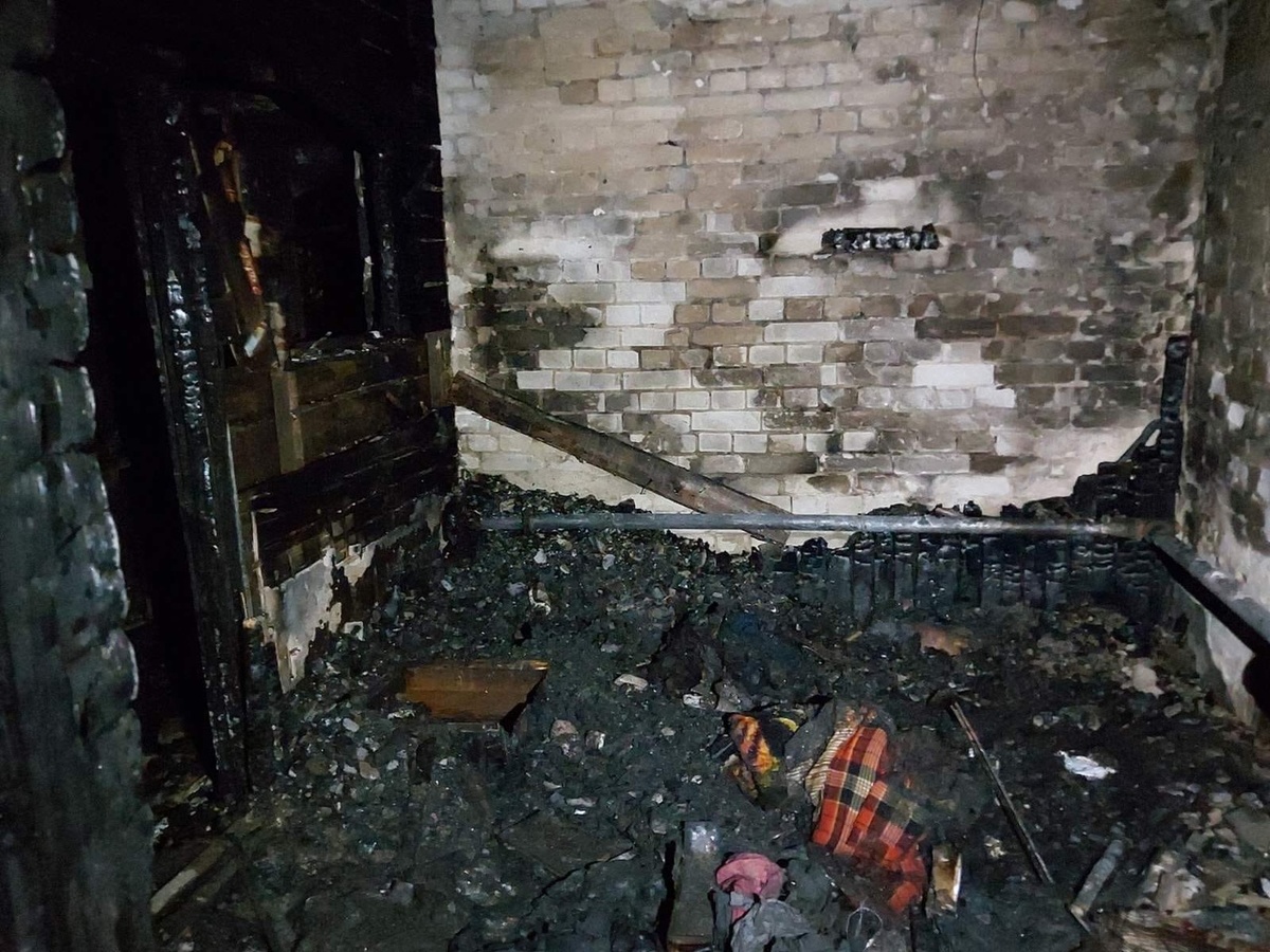Уголовное дело возбуждено по факту гибели двух людей на пожаре в Володарском районе - фото 1