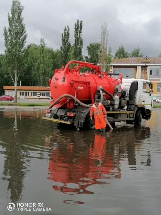 Ликвидация последствий сильных дождей продолжается в Нижнем Новгороде - фото 4