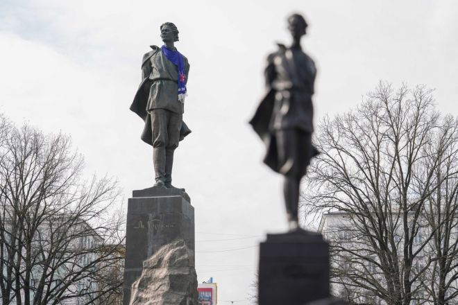 Мини-памятник Горькому вернули в центр Нижнего Новгорода - фото 2