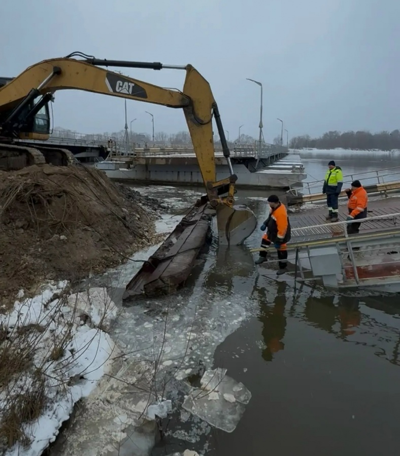 Ремонт разрушенного ледоходом моста начался в Нижегородской области - фото 1
