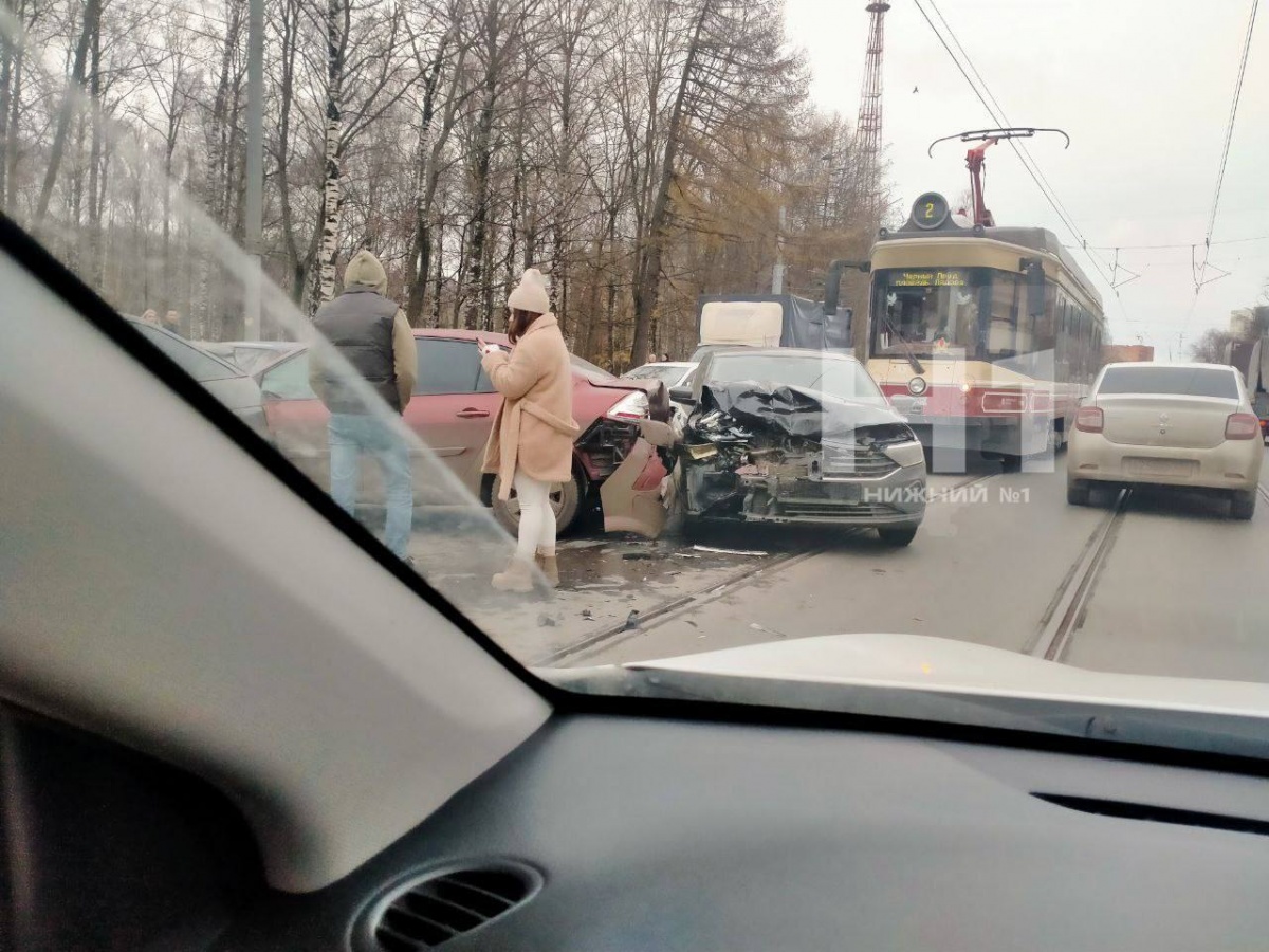 Нижегородцы застряли в гигантской пробке на Белинке из-за ДТП - фото 2