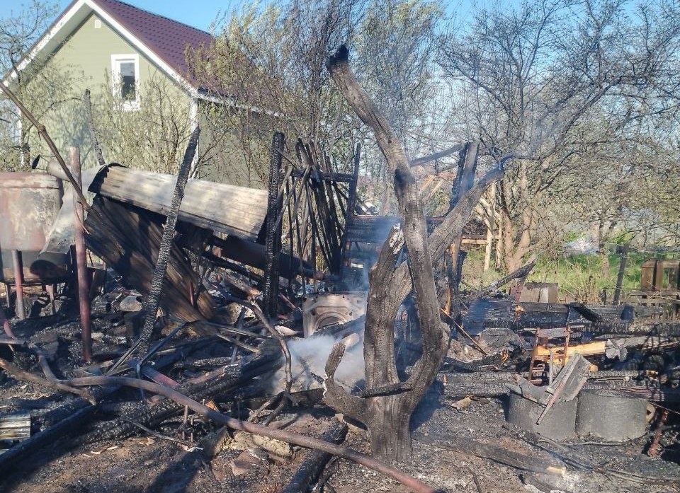 Три постройки сгорели ночью в Кстовском районе Нижнего Новгорода - фото 1