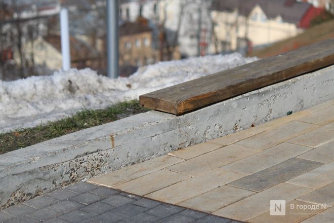 Ржавые урны и разбитая плитка: как пережили зиму знаковые места Нижнего Новгорода - фото 42