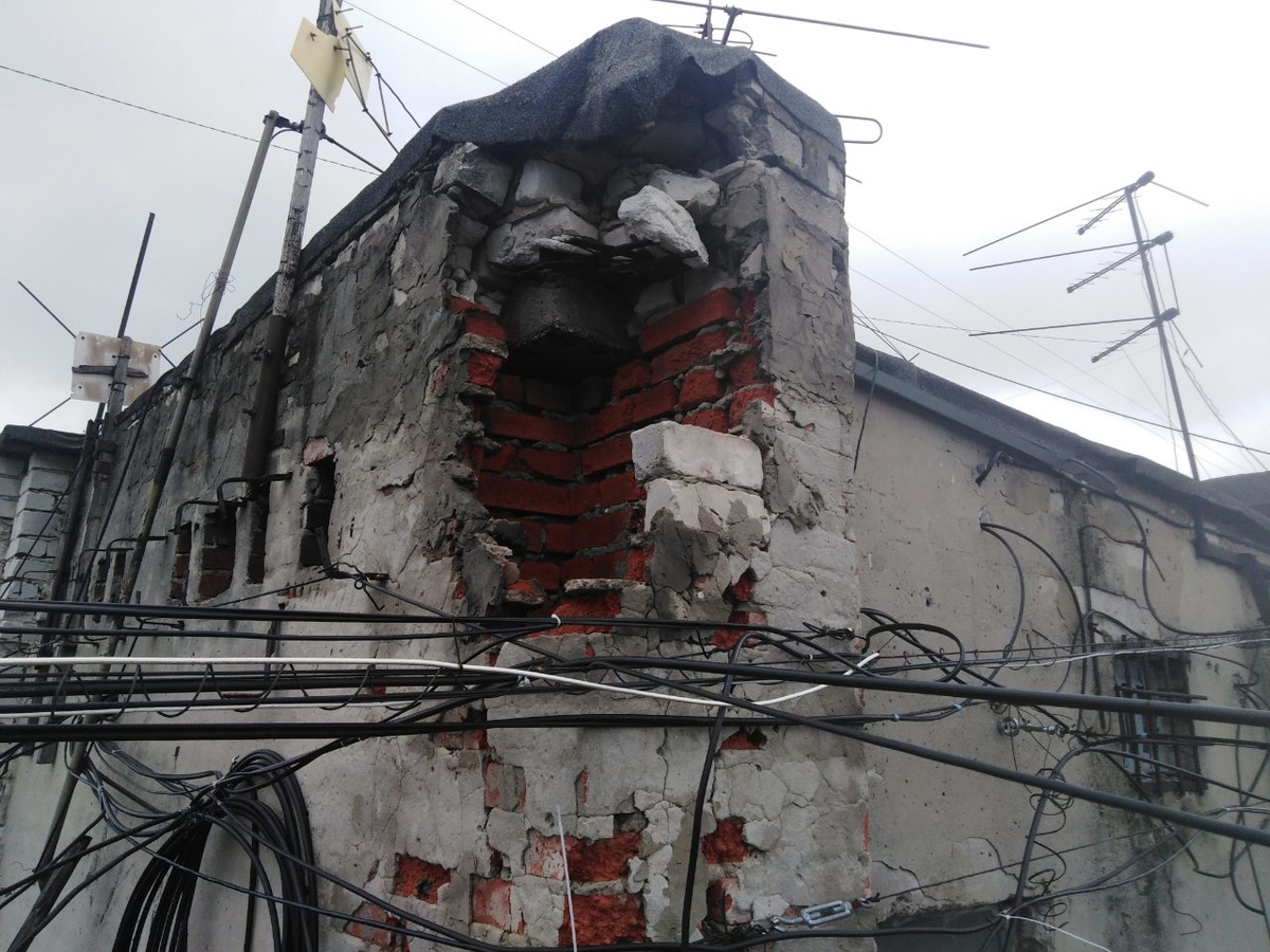 ДУК Канавинского района назвала причину затопления подъезда в доме на улице Движенцев - фото 1