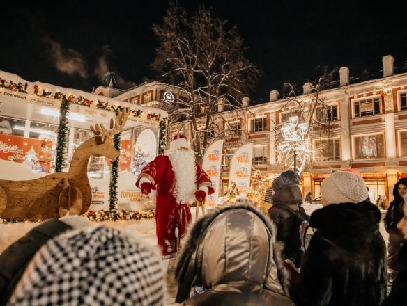 Дед Мороз и &quot;Авторадио&quot; поздравили нижегородцев с Новым годом - фото 12