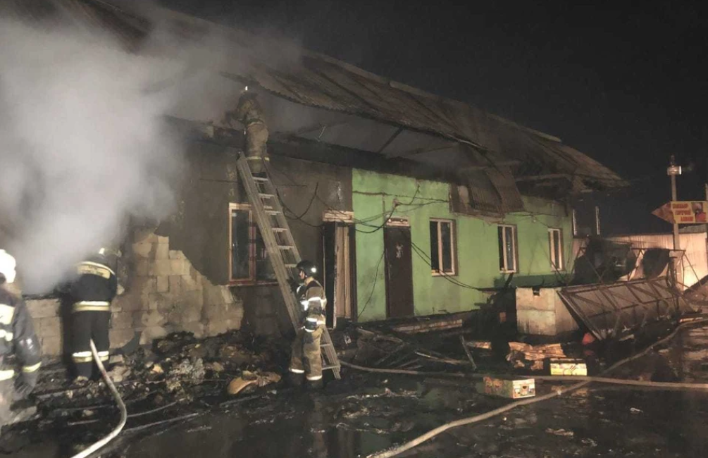 Охранник пострадал на пожаре в Канавинском районе - фото 1