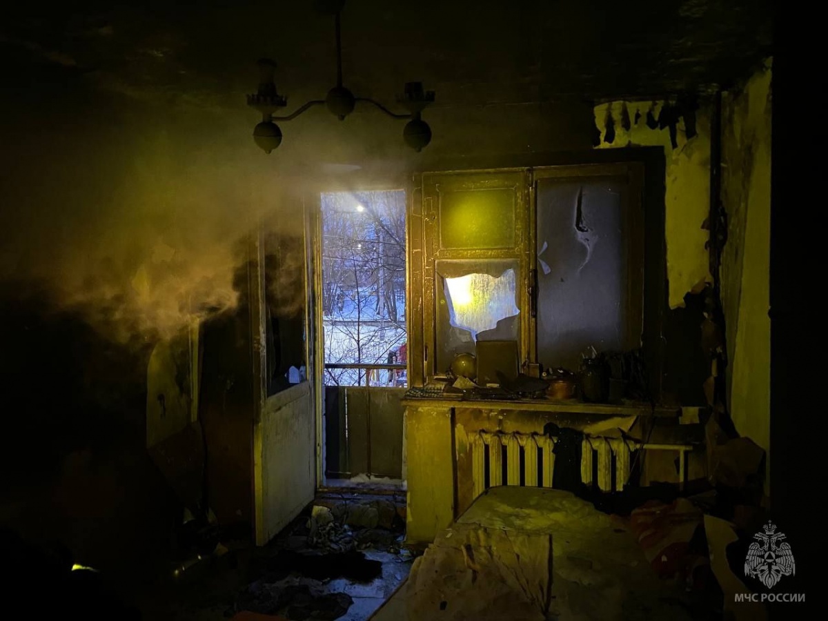 Два человека погибли в пожаре в доме на улице Мостотряда - фото 1