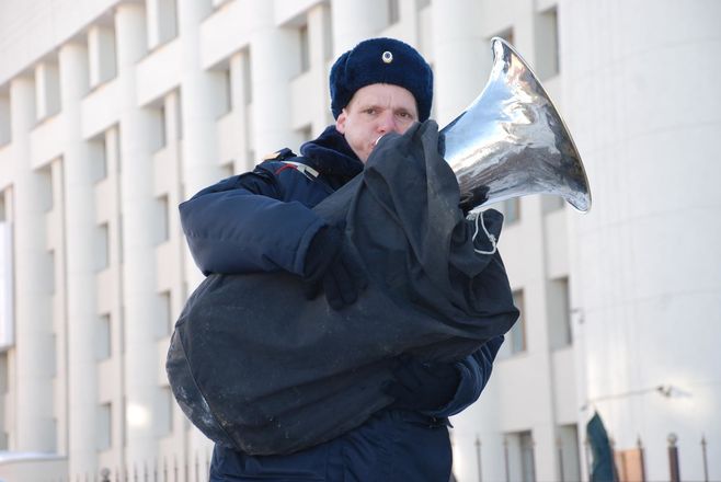 Оркестр нижегородской полиции сделал музыкальный подарок женщинам (ФОТО, ВИДЕО) - фото 24