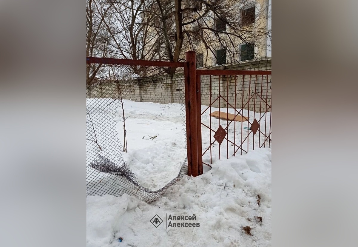 Полиция установила причастных к разграблению школы в Дзержинске - фото 1