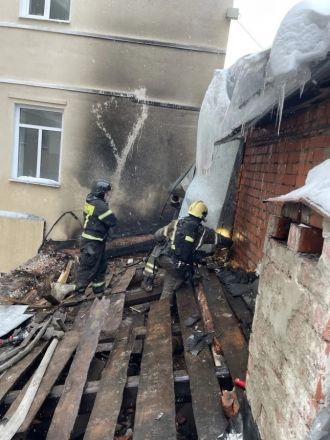 Опубликованы фотографии с места пожара в центре Нижнего Новгорода - фото 1