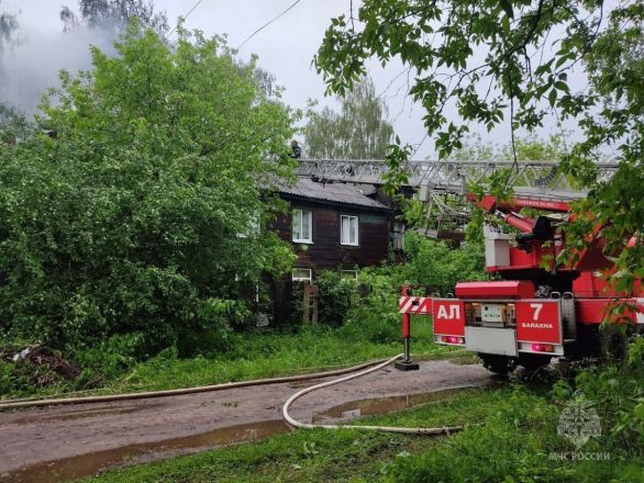 27 человек эвакуировались из горящего жилого дома в Балахне - фото 2