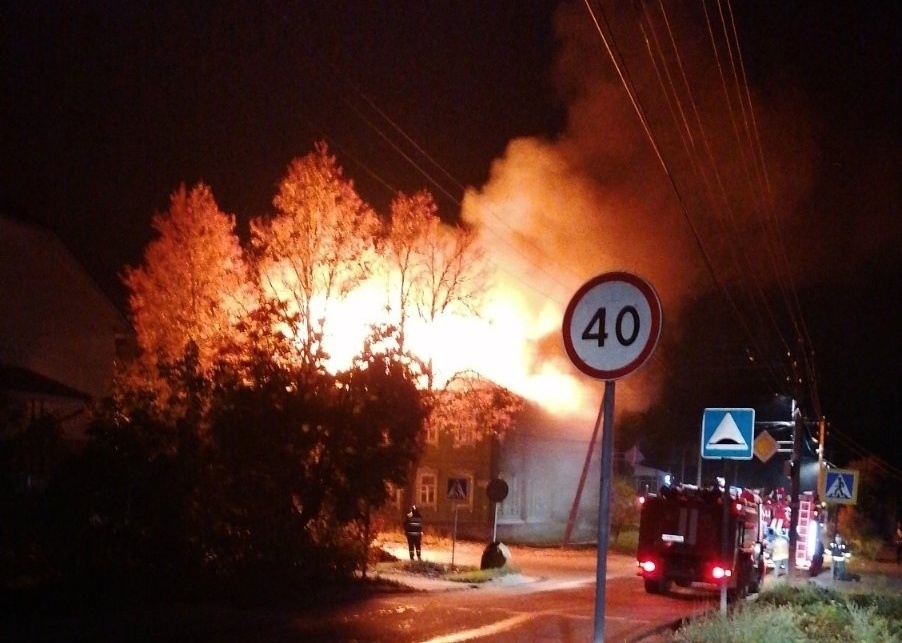 Здание органов опеки подожгли в Семенове - фото 1