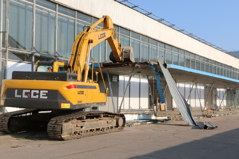 Снос старого терминала начался в нижегородском аэропорту - фото 1