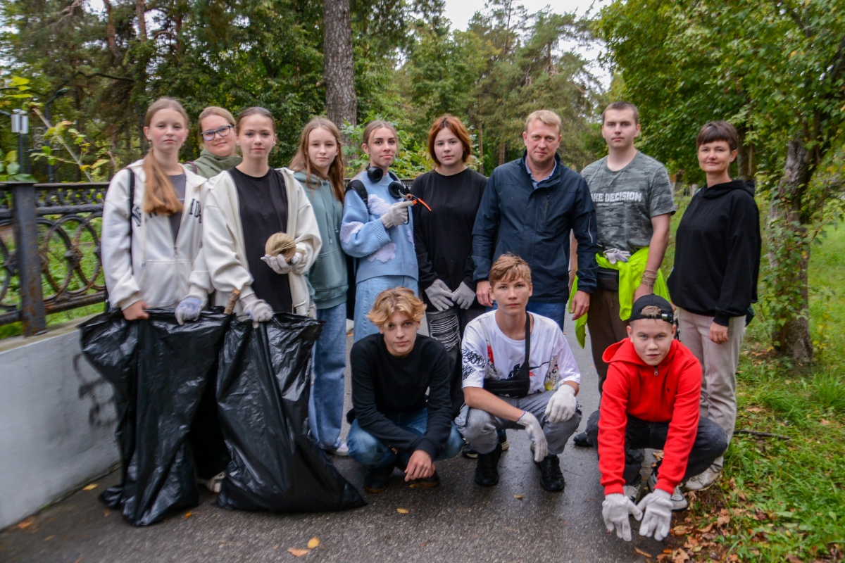 Жители Дзержинска собрались для участия в &laquo;Трудовом десанте&raquo; - фото 1