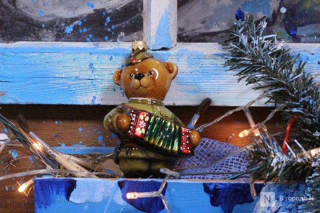 Волшебство из стекла: фоторепортаж с фабрики елочных игрушек в Нижнем Новгороде - фото 55