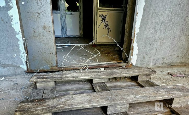 «Строили для военных». Две жуткие заброшки в центре Нижнего Новгорода пугают людей — что там происходит - фото 29