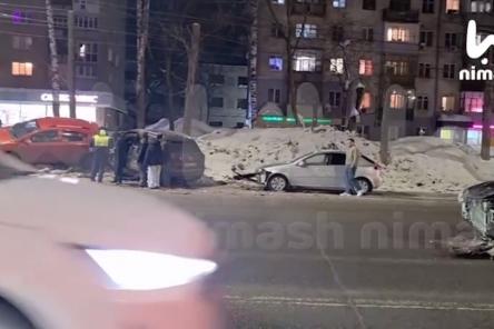 Массовое ДТП случилось на проспекте Гагарина в Нижнем Новгороде
