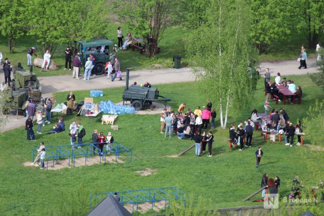Без парада и салюта: как прошел День Победы в Нижнем Новгороде — фоторепортаж - фото 194