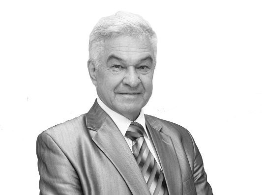 Умер создатель факультета международных отношений ННГУ Олег Колобов - фото 1