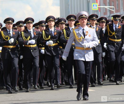 Фоторепортаж: парад в честь 80-й годовщины Победы прошел в Нижнем Новгороде - фото 83