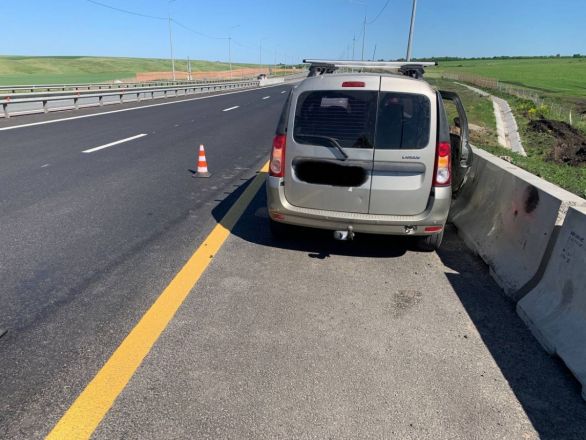 Опубликованы фото с места смертельного ДТП на М-12 в Нижегородской области  - фото 6